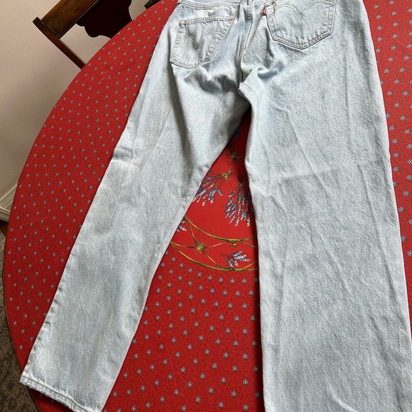 Levi’s women’s Lo Pro style light denim size 31 - Picture 6 of 7